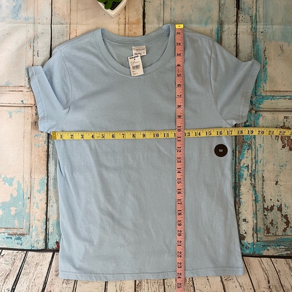 NWT Tilly’s t-shirt - Picture 4 of 8